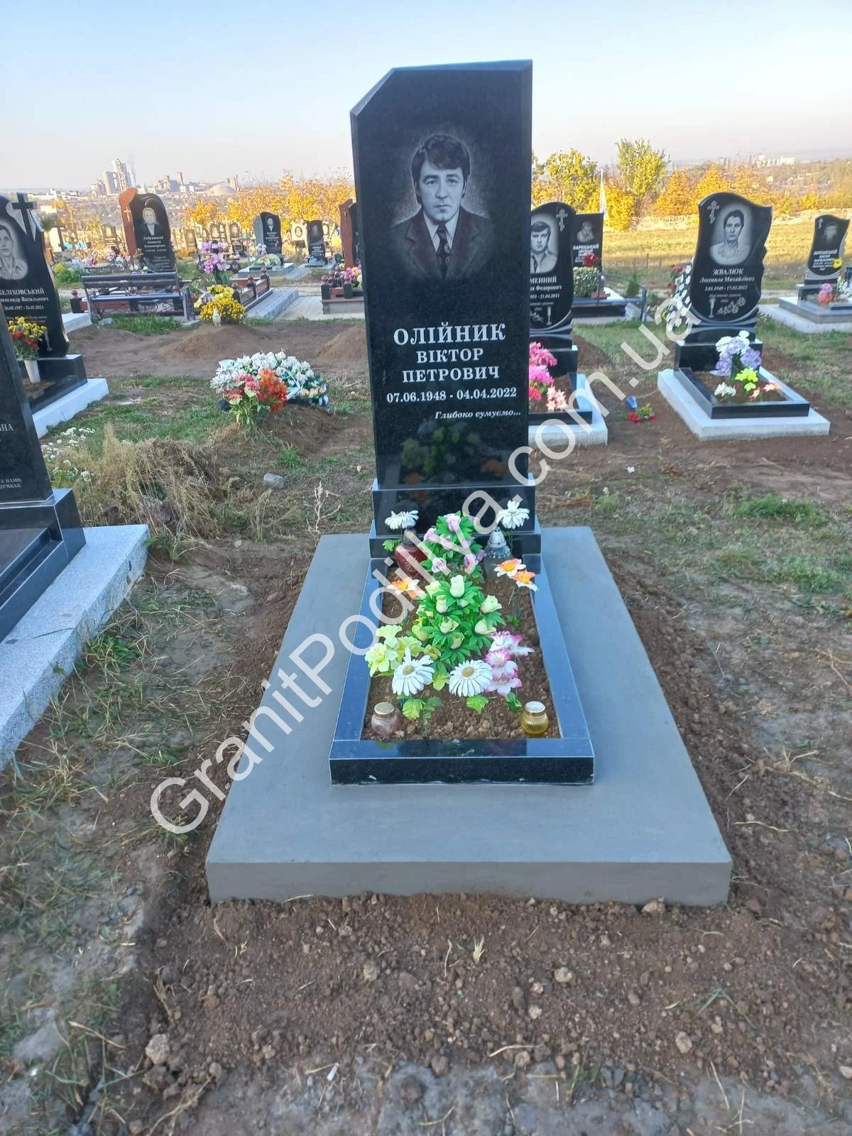 Одинарний пам'ятник з граніту - Кам'янець-Подільський | GranitPodillya